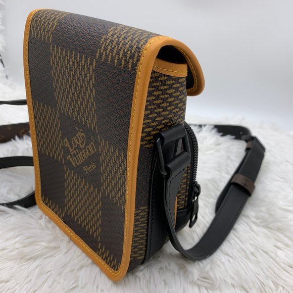 āSOLDā Louis Vuitton Nigo Amazone Messenger bag - Picture 5 of 13